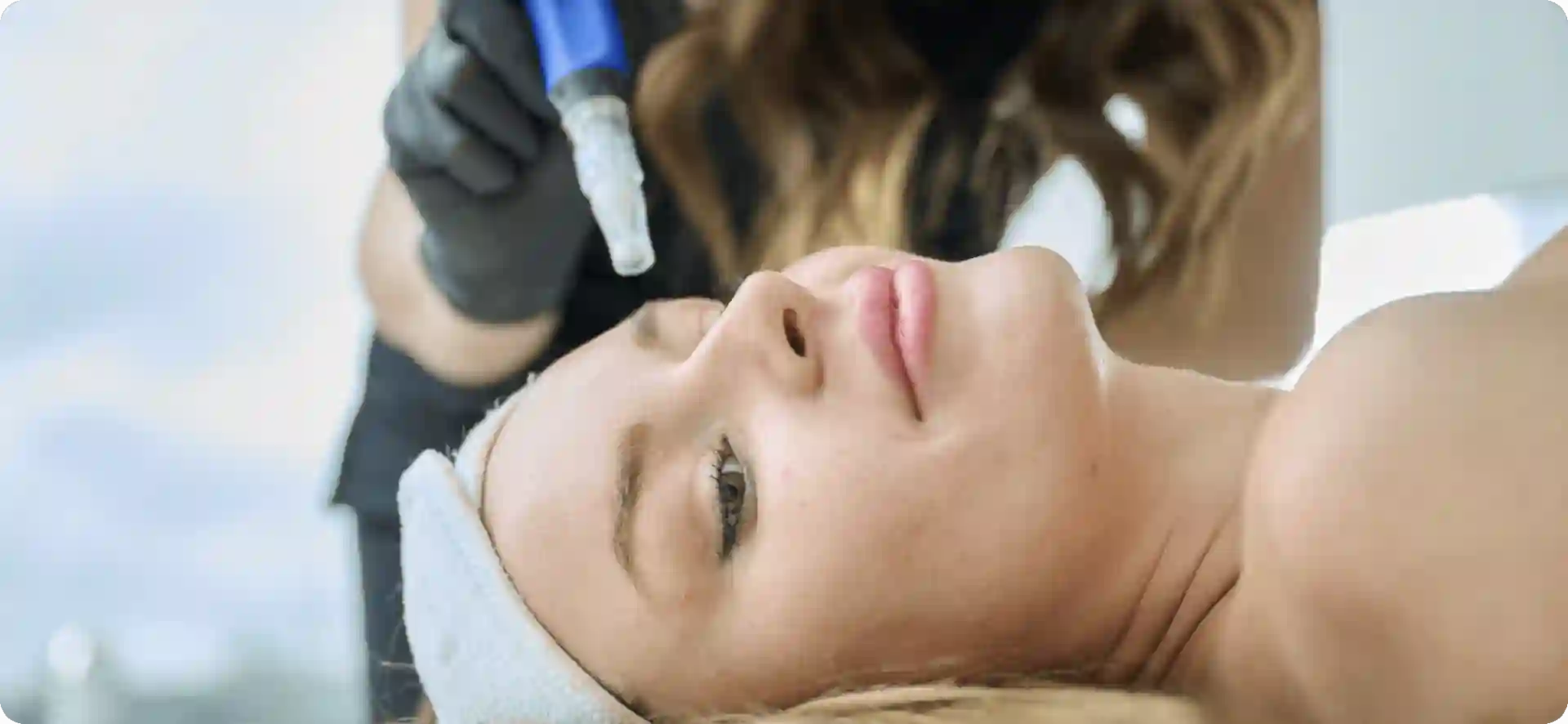 How Do Microneedles Trigger New Collagen and Elastin in Loose Skin Swanage?